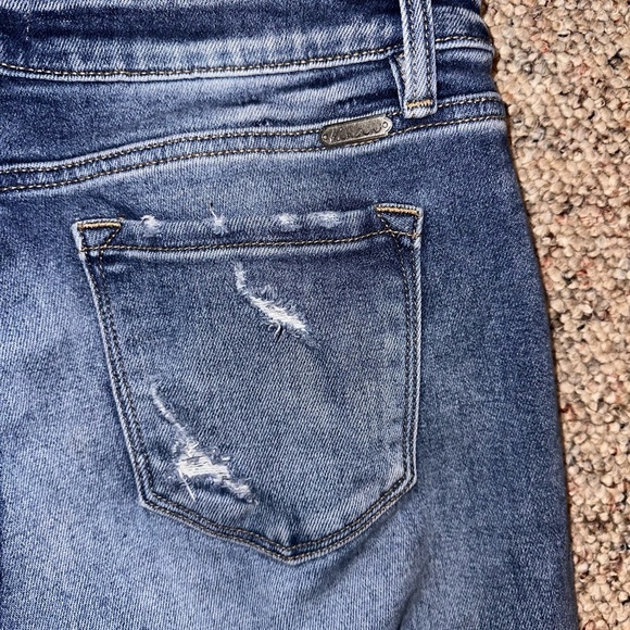 KanCan Women's Mid-Rise Ankle-Skinny Blue Distressed Jeans. Size 31 - Picture 9 of 9